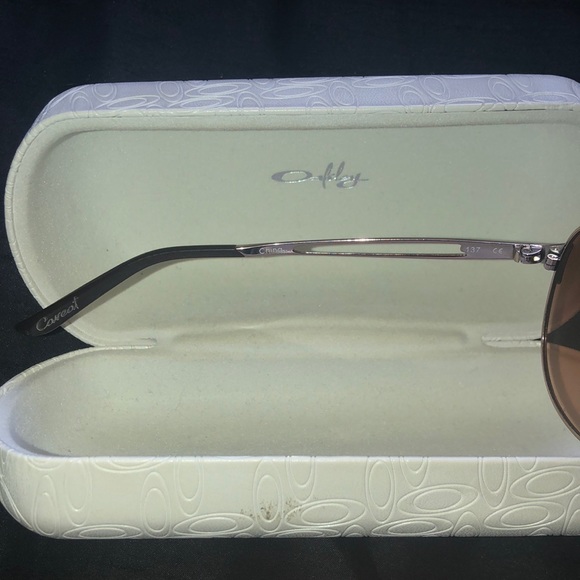 Oakley Aviator Sunglasses - Picture 4 of 4